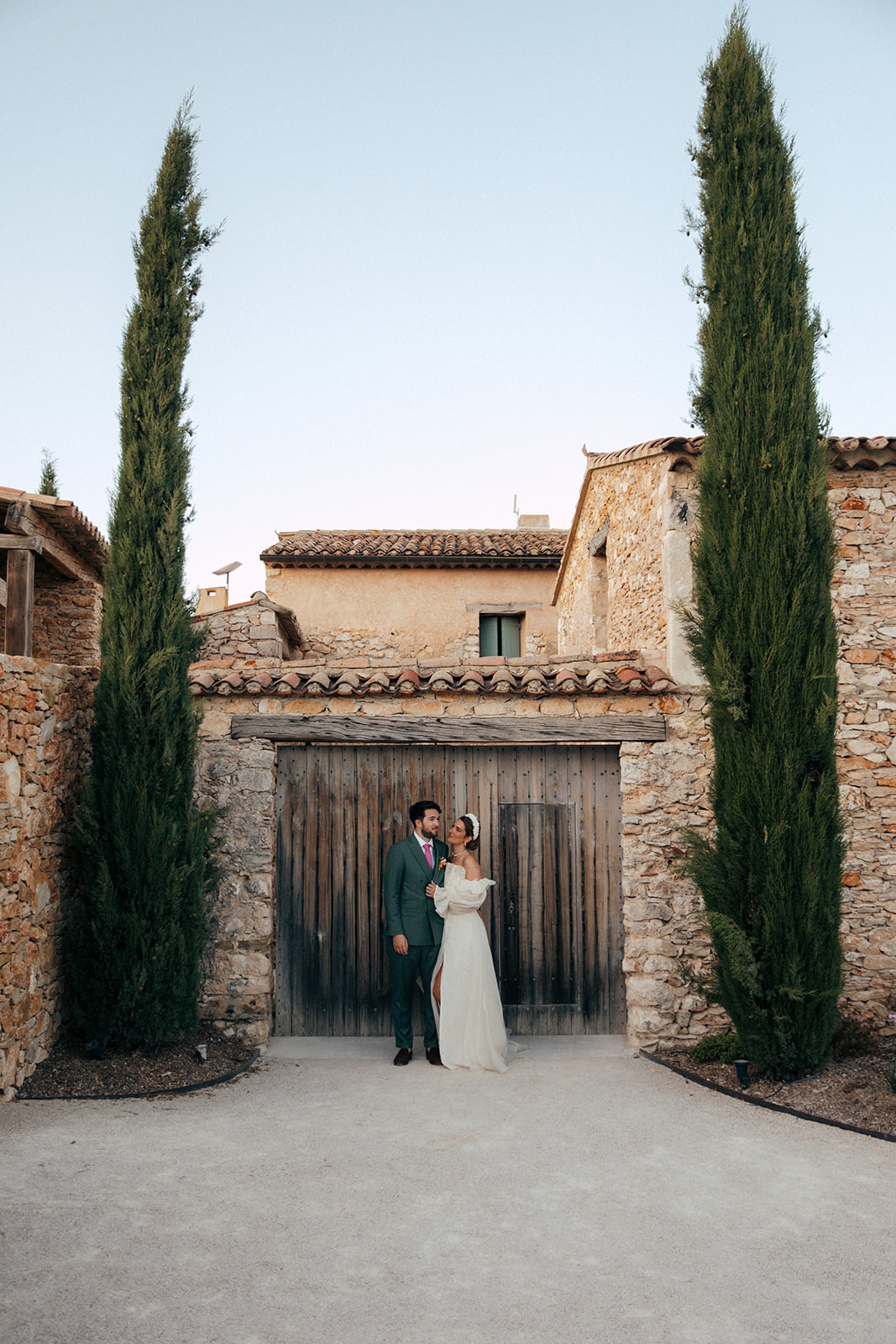 Mariage dans le Luberon à la Grange de Javon - Jeanne + Hugo - Blog Mariage Madame C