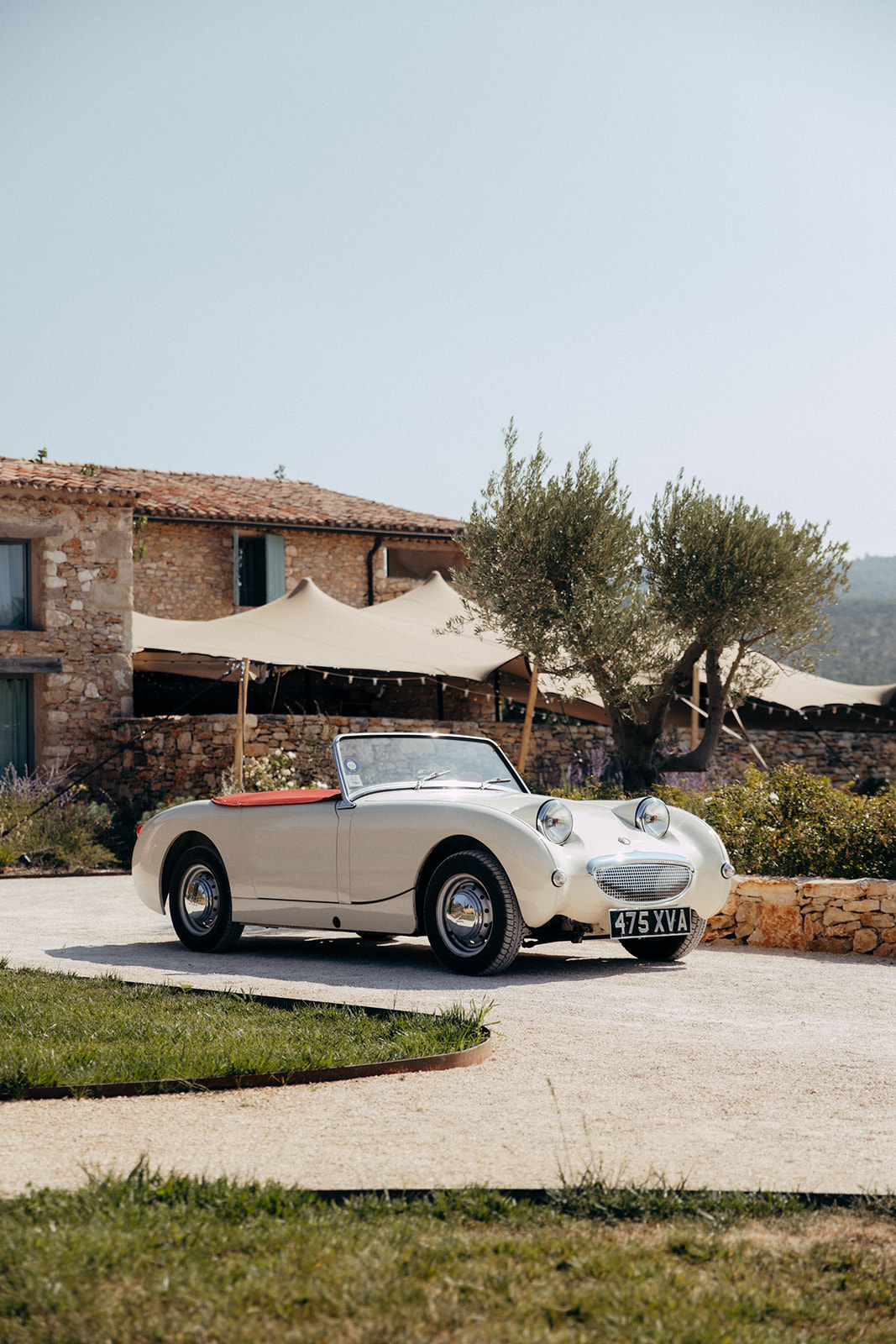 Mariage dans le Luberon à la Grange de Javon - Jeanne + Hugo - Blog Mariage Madame C