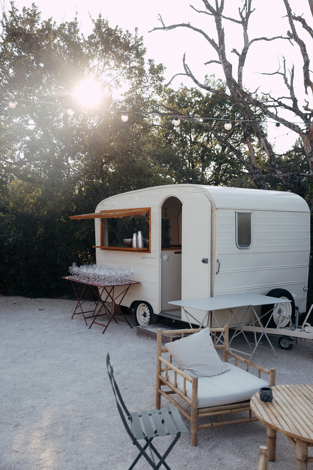 Mariage dans le Luberon à la Grange de Javon - Jeanne + Hugo - Blog Mariage Madame C