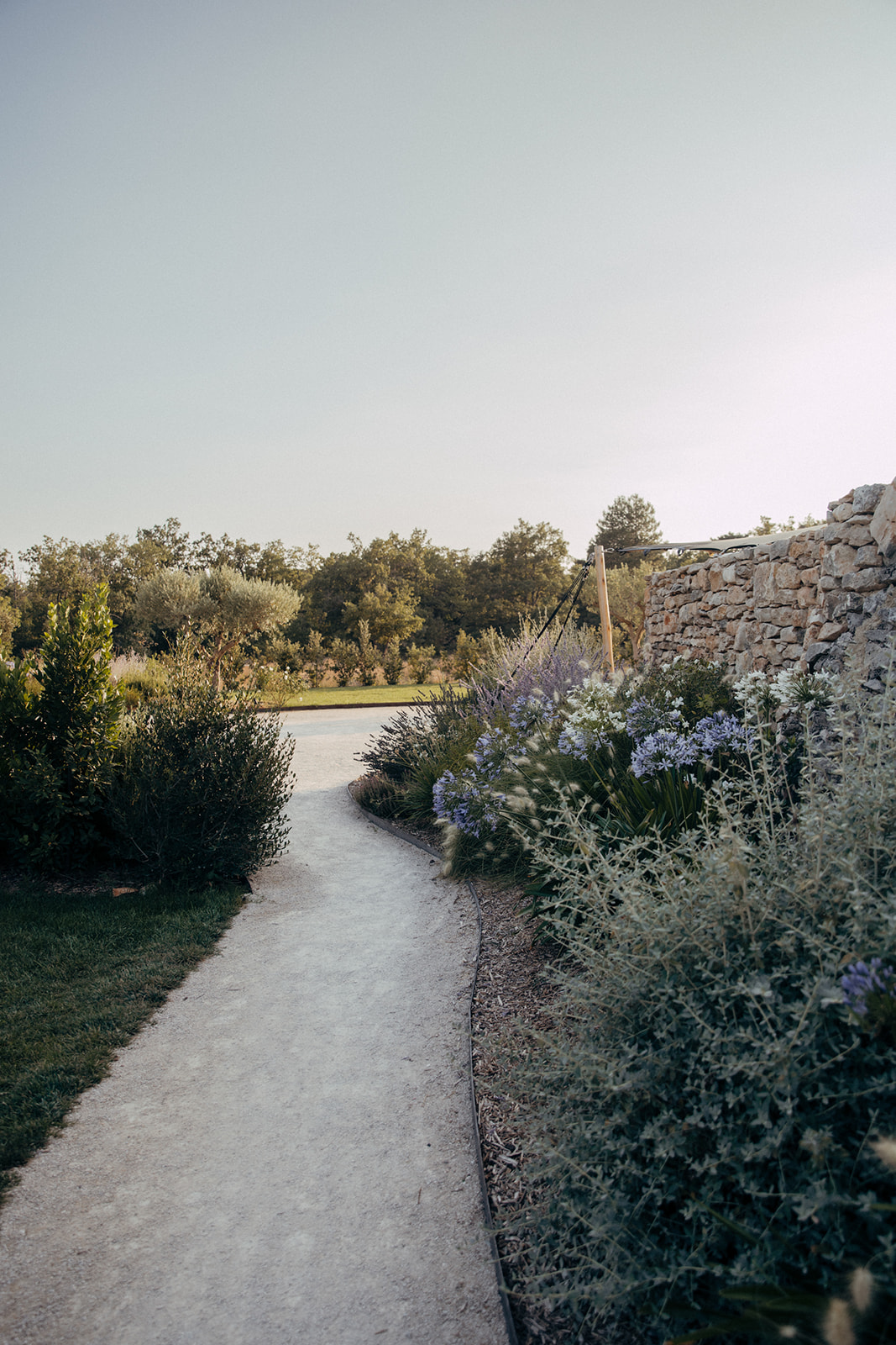 Mariage dans le Luberon à la Grange de Javon - Jeanne + Hugo - Blog Mariage Madame C