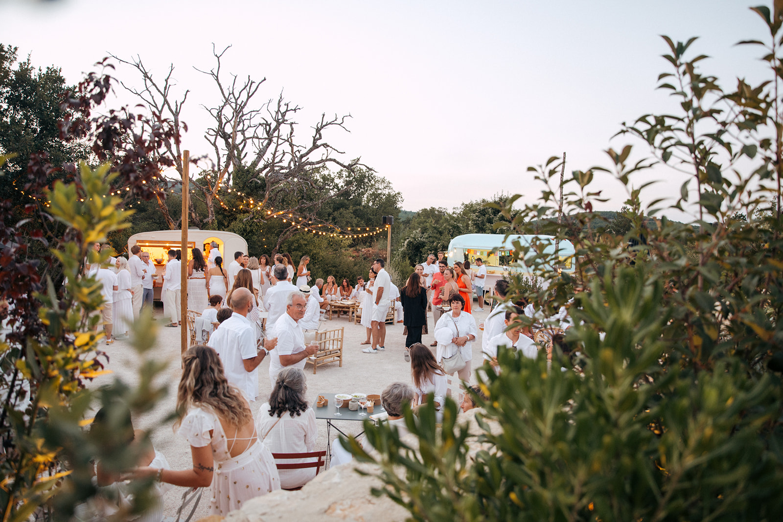 Mariage dans le Luberon à la Grange de Javon - Jeanne + Hugo - Blog Mariage Madame C