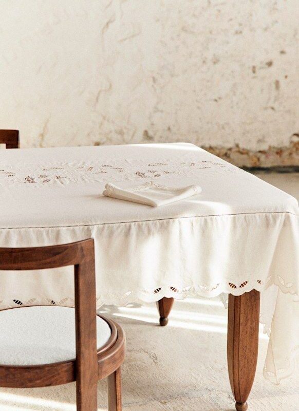 Nappe brodée écru Les Composantes