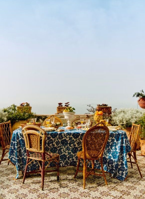 Nappe fleurie bleu Les Composantes