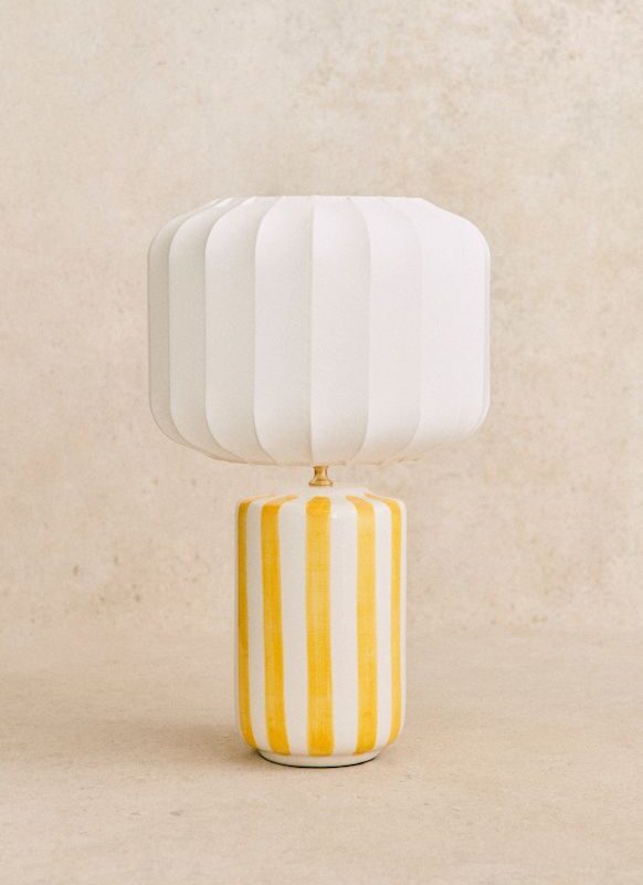 Décoration intérieure - Blog Mariage Madame C Lampe Mezzo à rayures jaunes Les Composantes