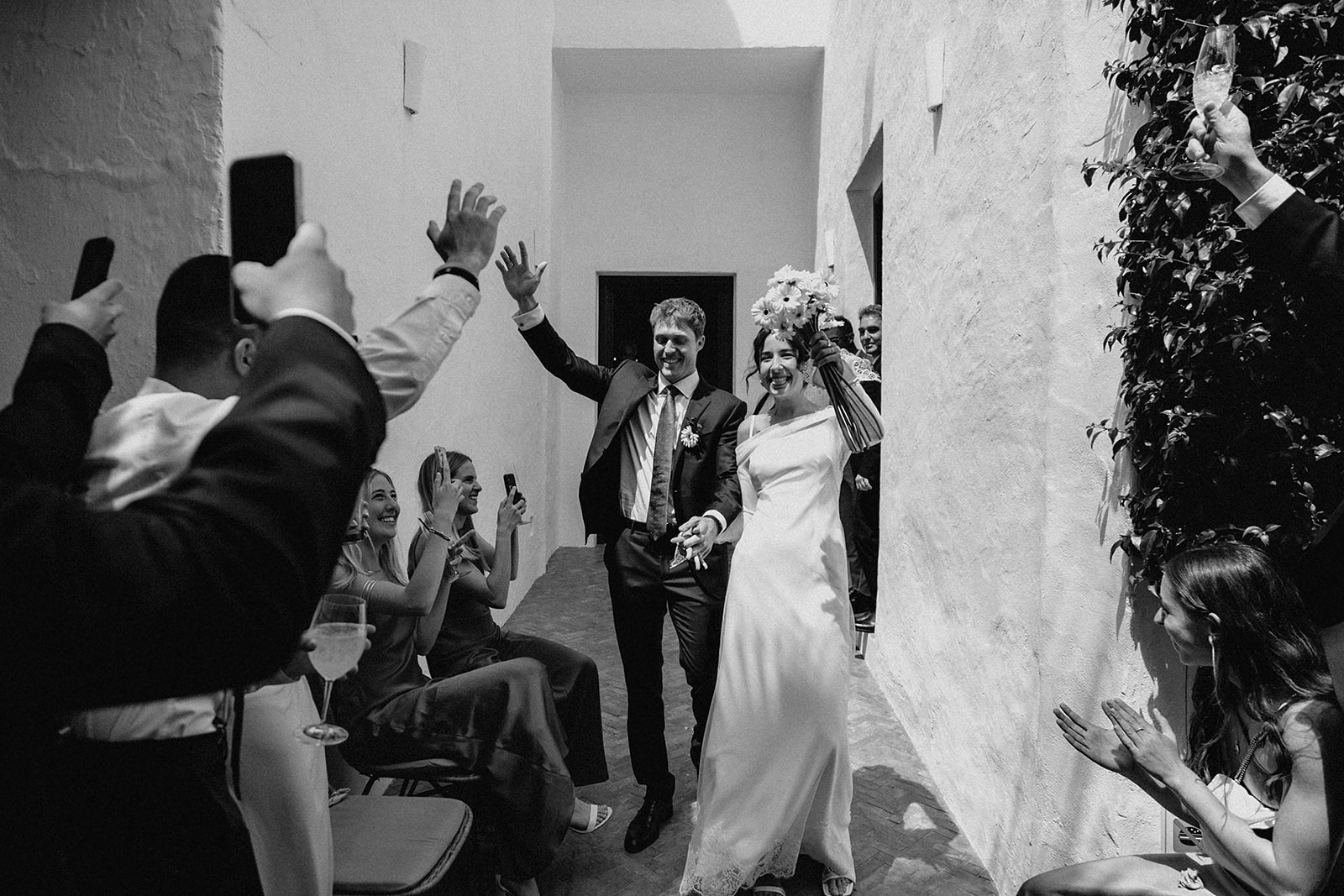 Mariage méditerranéen à Minorque - Belén + Christopher - Blog Mariage Madame C