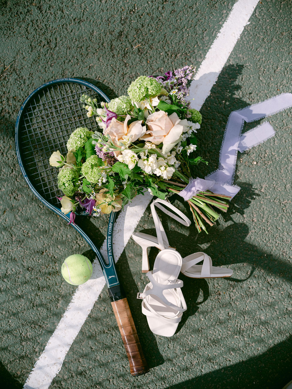 L’art d’un mariage champêtre revisité au Domaine du Mezo - Blog Mariage Madame C Mariage champêtre et élégant au Domaine du Mezo © Thomas Raboteur