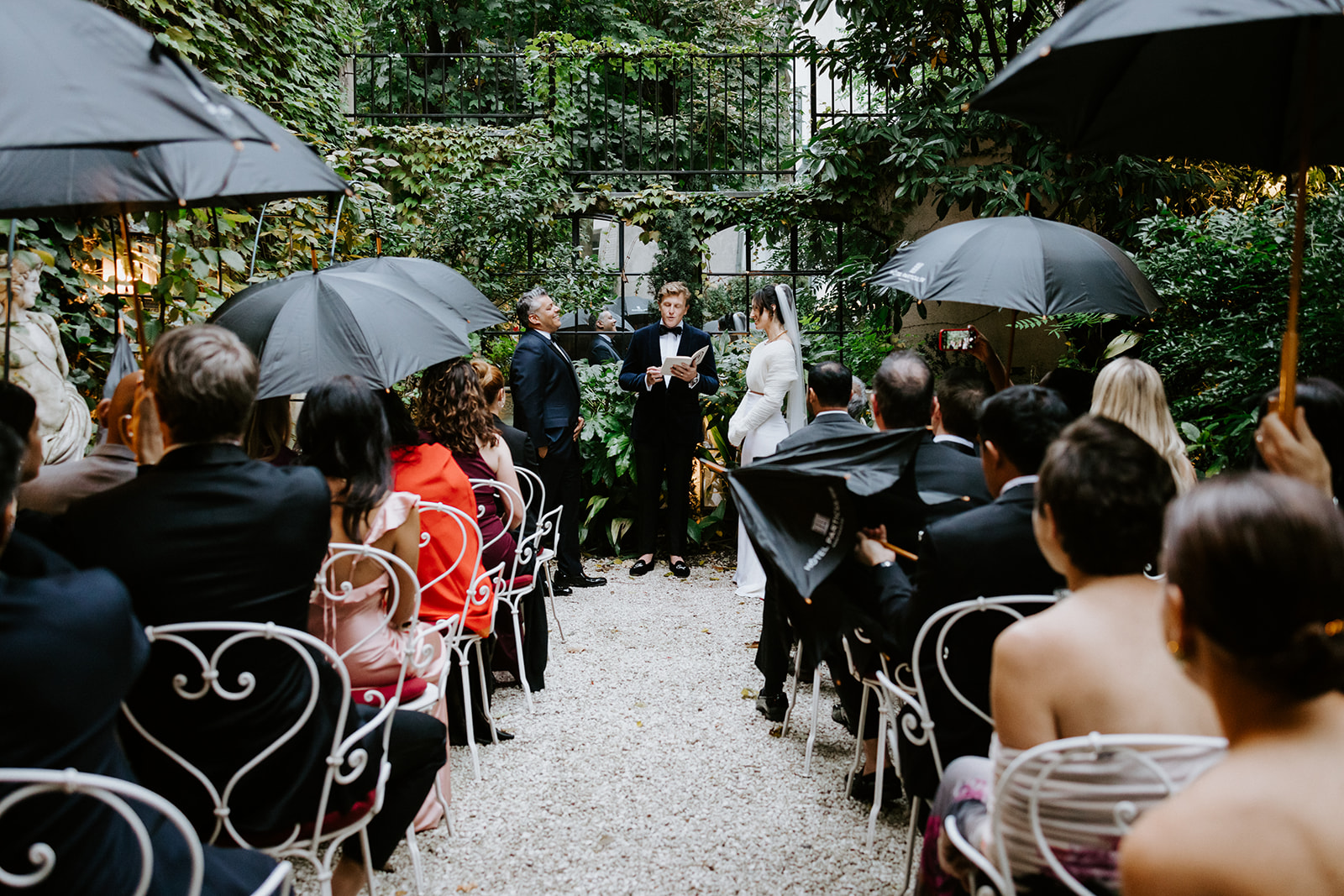 Mariage intime à Paris à l'Hôtel Particulier Montmartre - Nancy + Mitesh - Blog Mariage Madame C