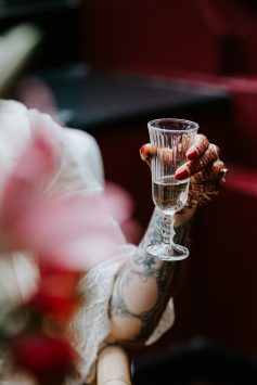 Mariage intime à Paris à l'Hôtel Particulier Montmartre - Nancy + Mitesh - Blog Mariage Madame C