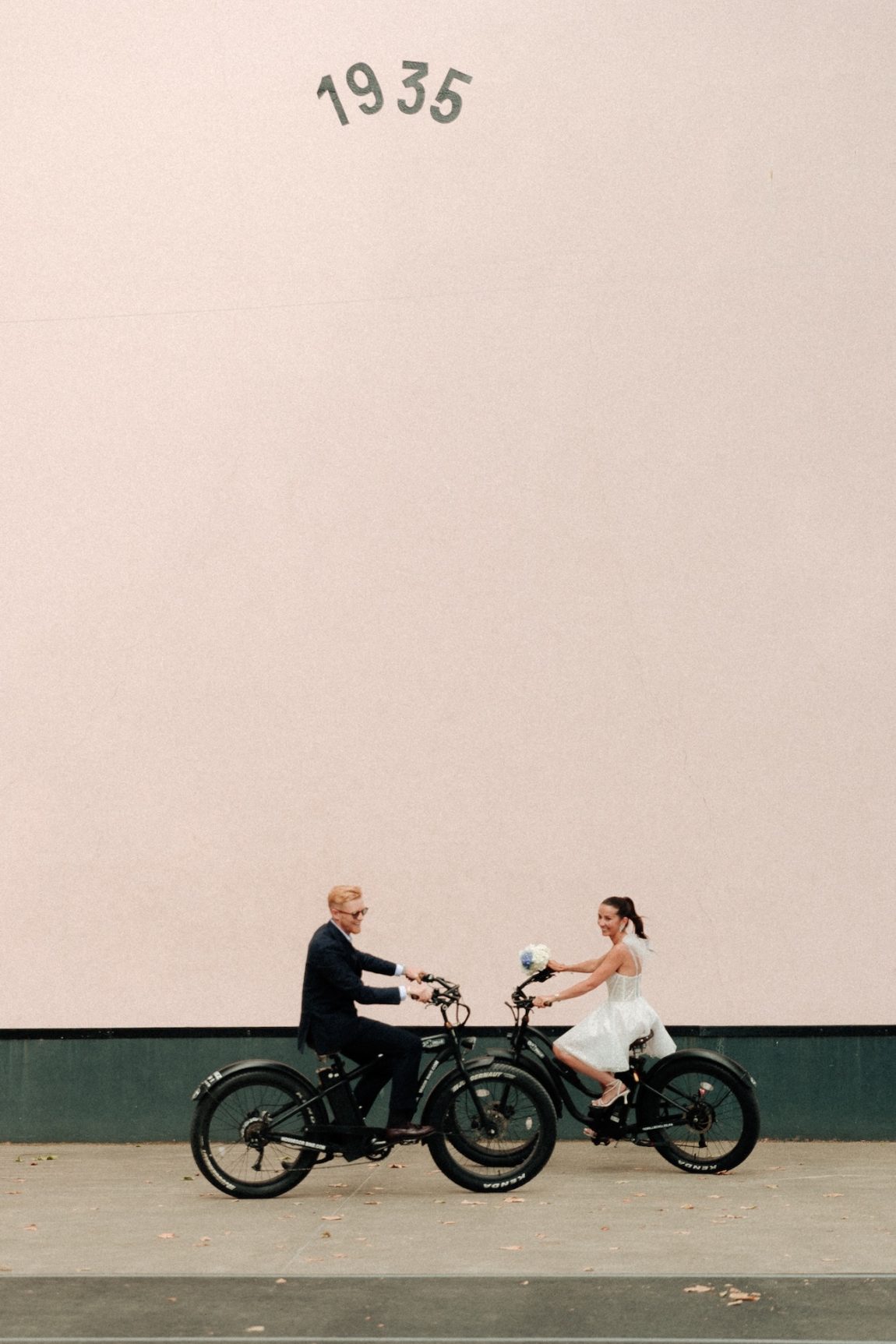 Mariage moderne à Hossegor - Florence + Rémi - Blog Mariage Madame C Mariage moderne à Hossegor © Camila Garcia Photographies