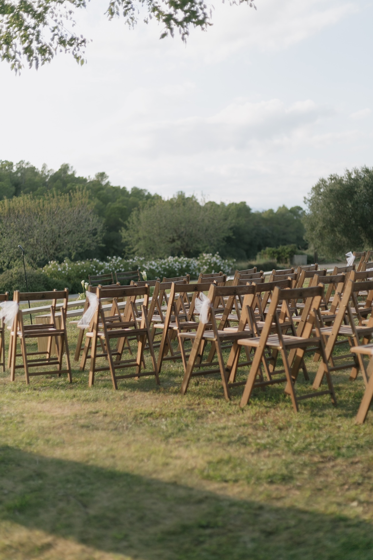 Tendances cérémonie laïque 2026 : authenticité, rythme et émotion au cœur des mariages - Blog Mariage Madame C