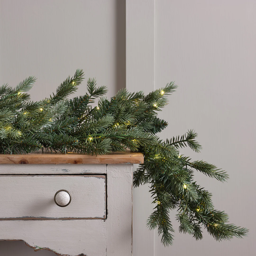 Lights4fun - Guirlande de Noël Pré-éclairée de 1.5 m à LED Bicolores - Blog Mariage Madame C Guirlande de Noël Pré-éclairée de 1.5 m à LED Bicolores Light4fun