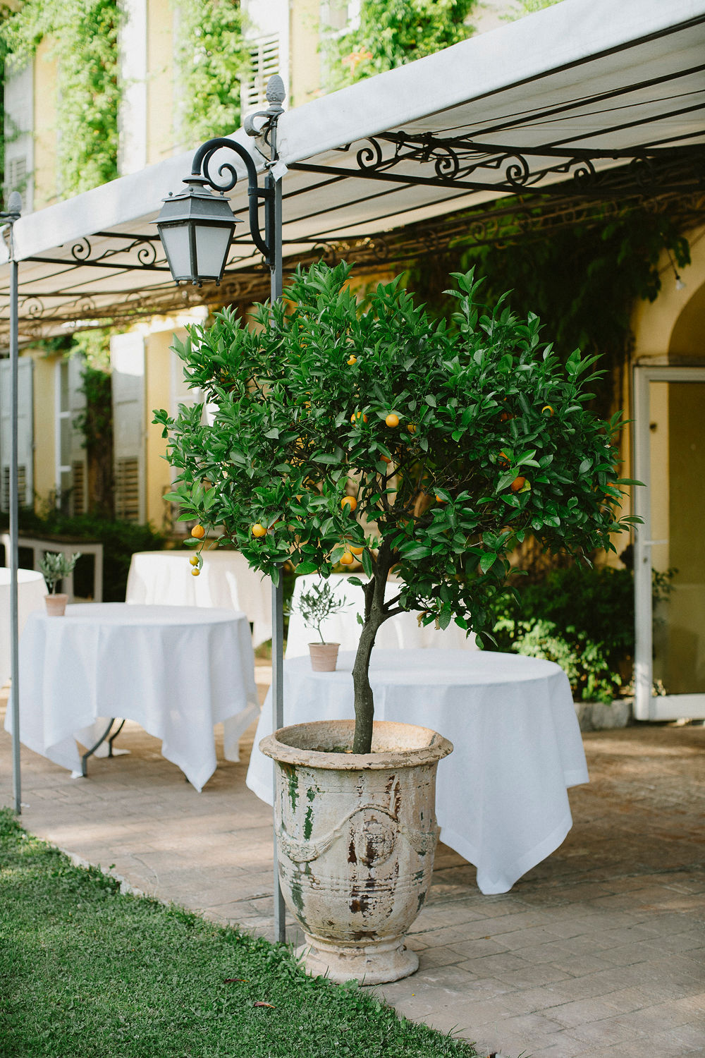 Mariage à Grasse à la Bastide Saint Antoine - Damiana + Nicolas - Blog Mariage Madame C