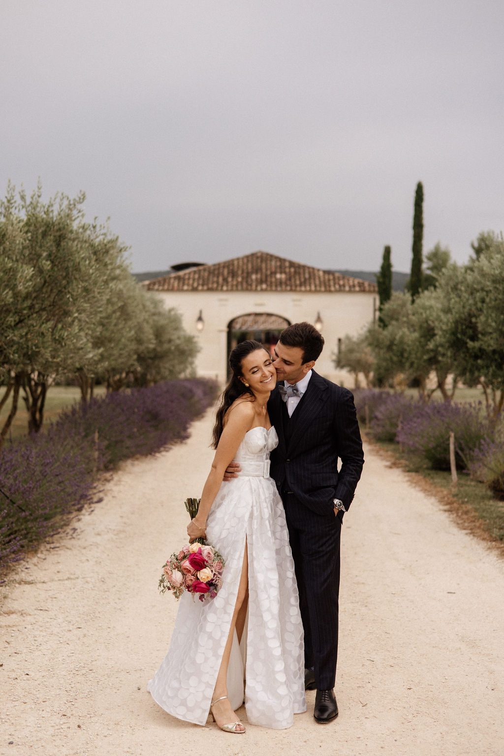 Mariage coloré au Domaine de Brés - Juliette + Fabien - Blog Mariage Madame C Mariage coloré au Domaine de Brés - Juliette + Fabien - Blog Mariage Madame C