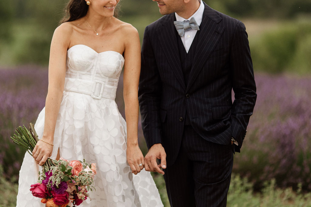 Mariage coloré au Domaine de Brés - Juliette + Fabien - Blog Mariage Madame C Mariage coloré au Domaine de Brés - Juliette + Fabien - Blog Mariage Madame C