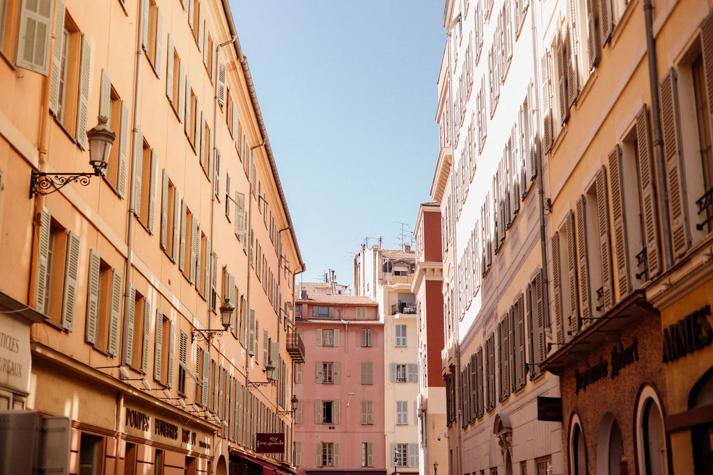 Mariage coloré au Domaine de Brés - Juliette + Fabien - Blog Mariage Madame C Mariage coloré au Domaine de Brés - Juliette + Fabien - Blog Mariage Madame C