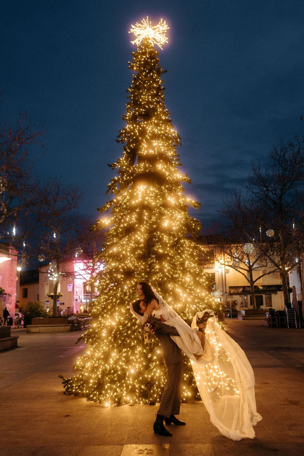 Mariage de Noël à Mauguio - Clara + Keiran - Blog Mariage Madame C Mariage de Noël à Mauguio - Clara + Keiran - Blog Mariage Madame C