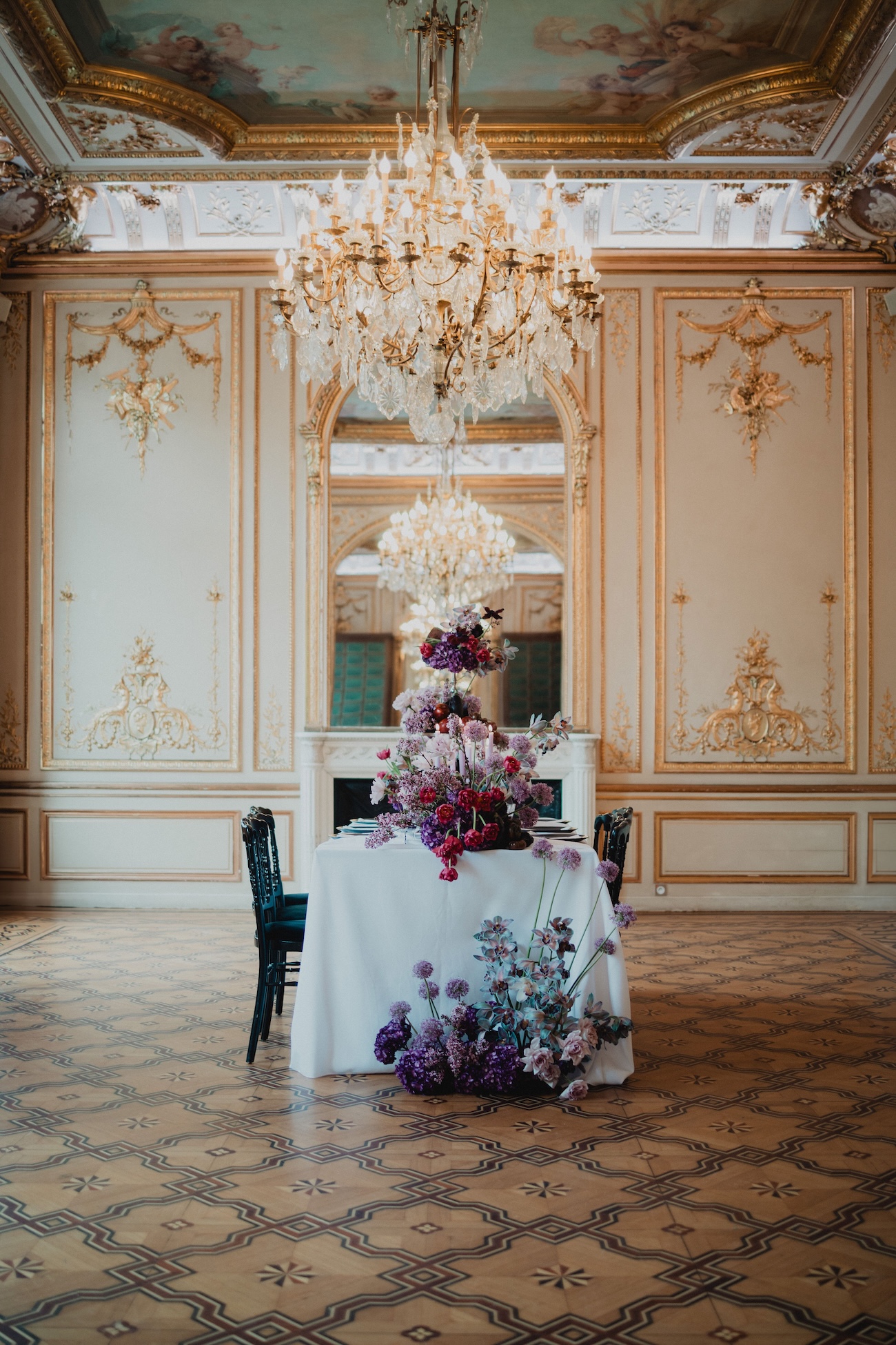 Mariage moderne et inclusif : une inspiration élégante à la Galerie Bourbon - Blog Mariage Madame C