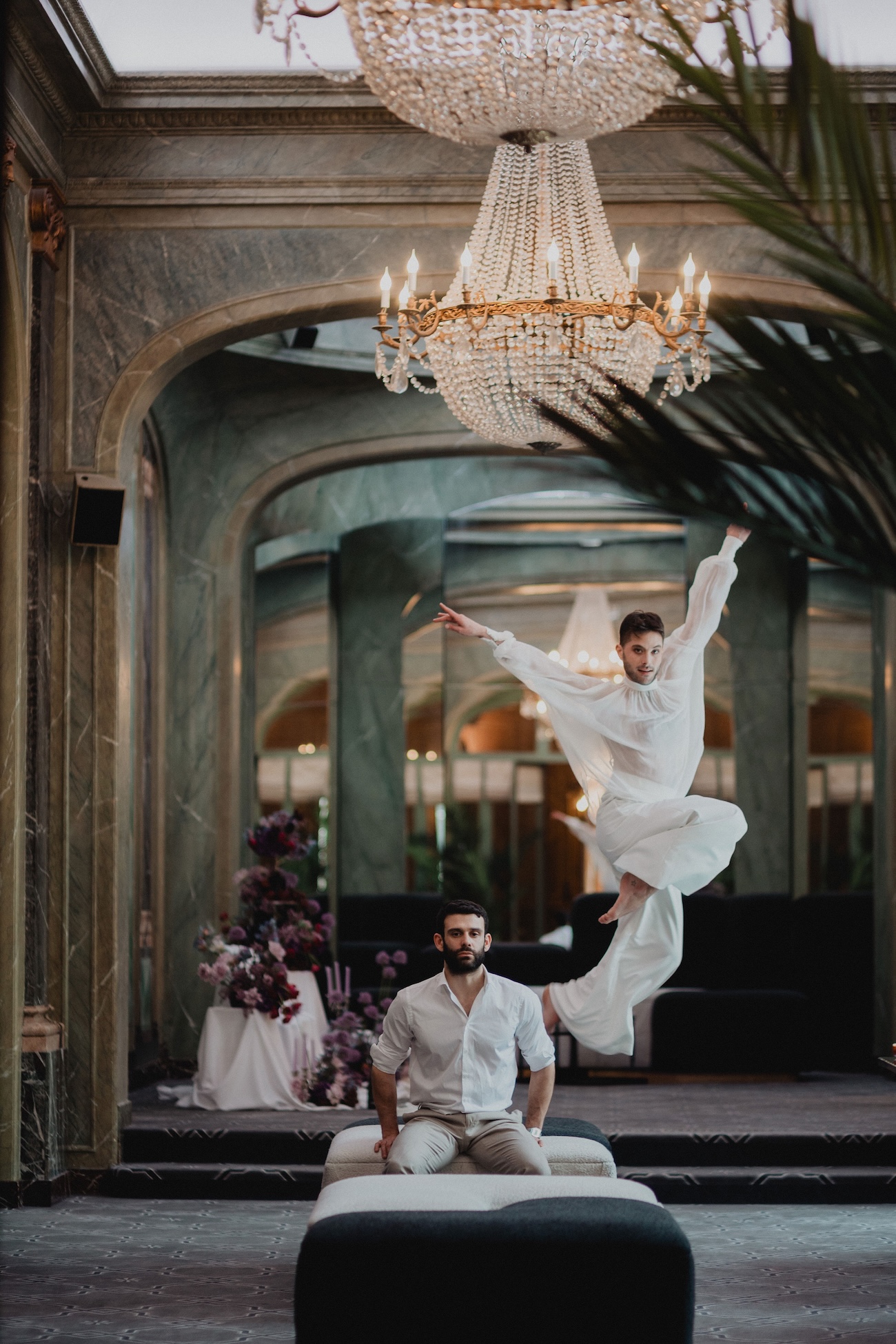 Mariage moderne et inclusif : une inspiration élégante à la Galerie Bourbon © Margot Duquesne