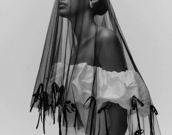 Coiffes de Mariée 2026 : Tendances Béguins et Accessoires Luxe