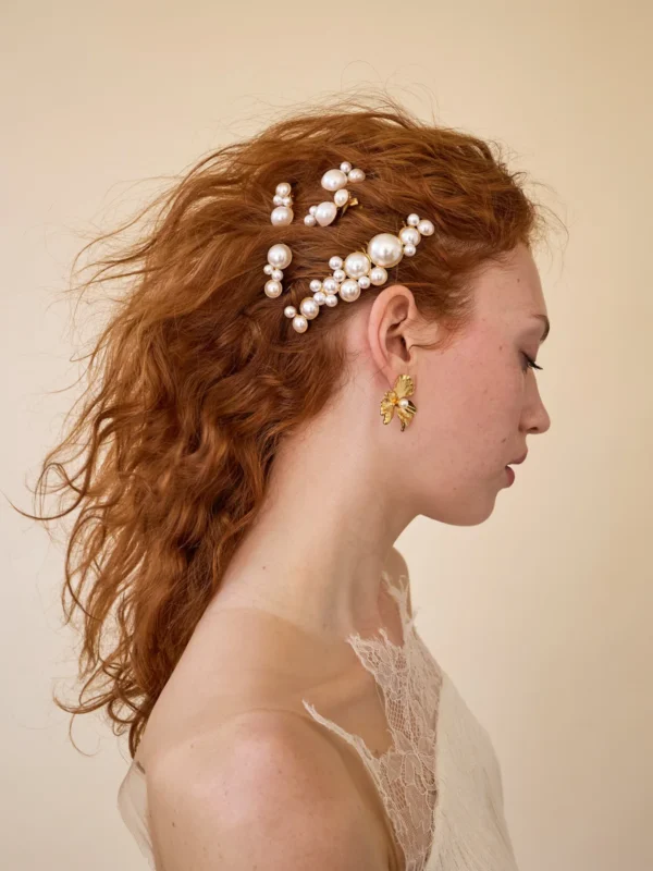So Hélo Collection 2026 : Bijoux et accessoires de la mariée - Blog Mariage Madame C Peigne en perles Lelet NY