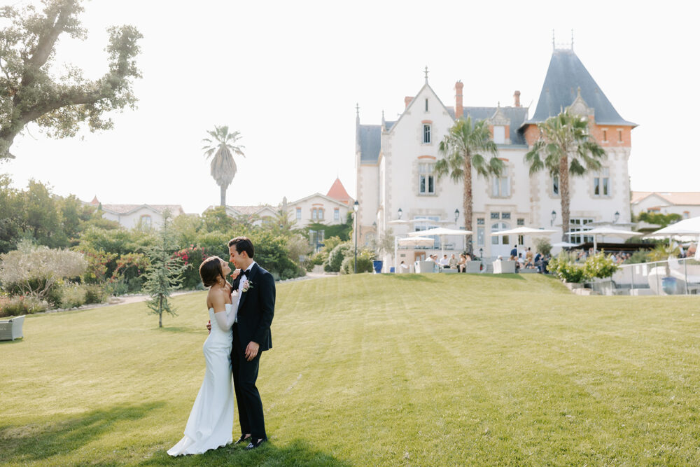 Mariage en Occitanie au Château de St Pierre de Serjac © Laetitia Leofold