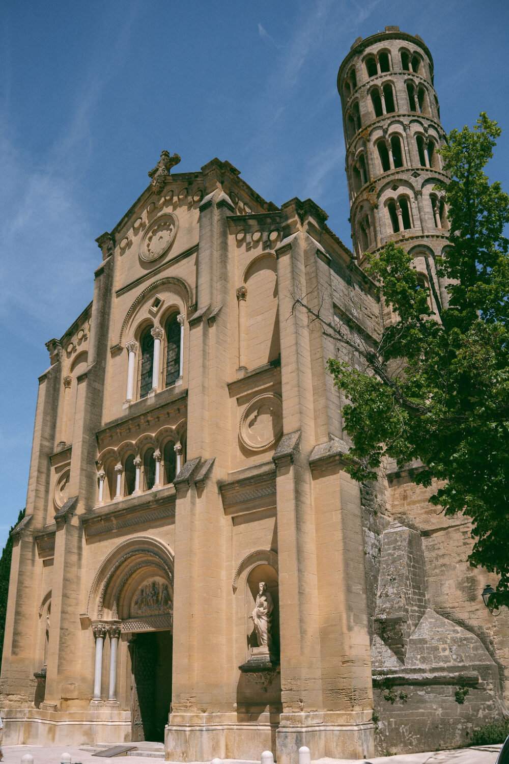 Destination wedding en France à Uzès — Valerie & Frazer - Blog Mariage Madame C