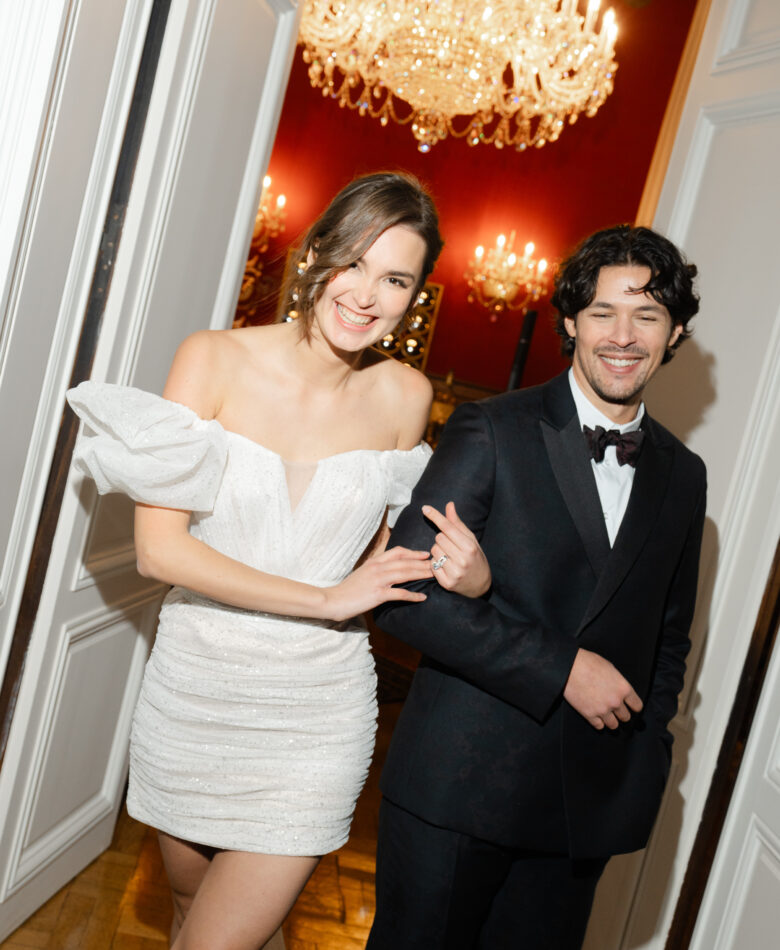 Modern Romance at Château Bouffémont © Louise Leveau
