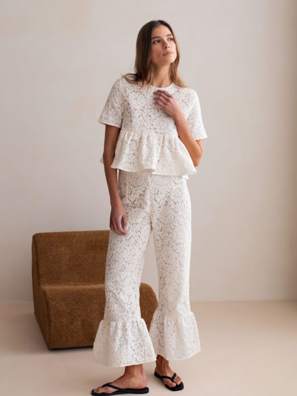 Rosaé Cérémonie 2026 : Le vestiaire des mariées modernes - Blog Mariage Madame C Pantalon en dentelle Le Wonder Rosaé Paris