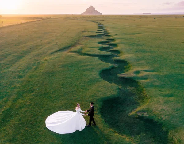 Dans les coulisses de la cérémonie d'exception de Ming Xi & Mario Ho au Mont-Saint-Michel - Blog Mariage Madame C Cérémonie laïque de Ming Xi et Mario Ho au Mont-Saint-Michel © Jose Villa