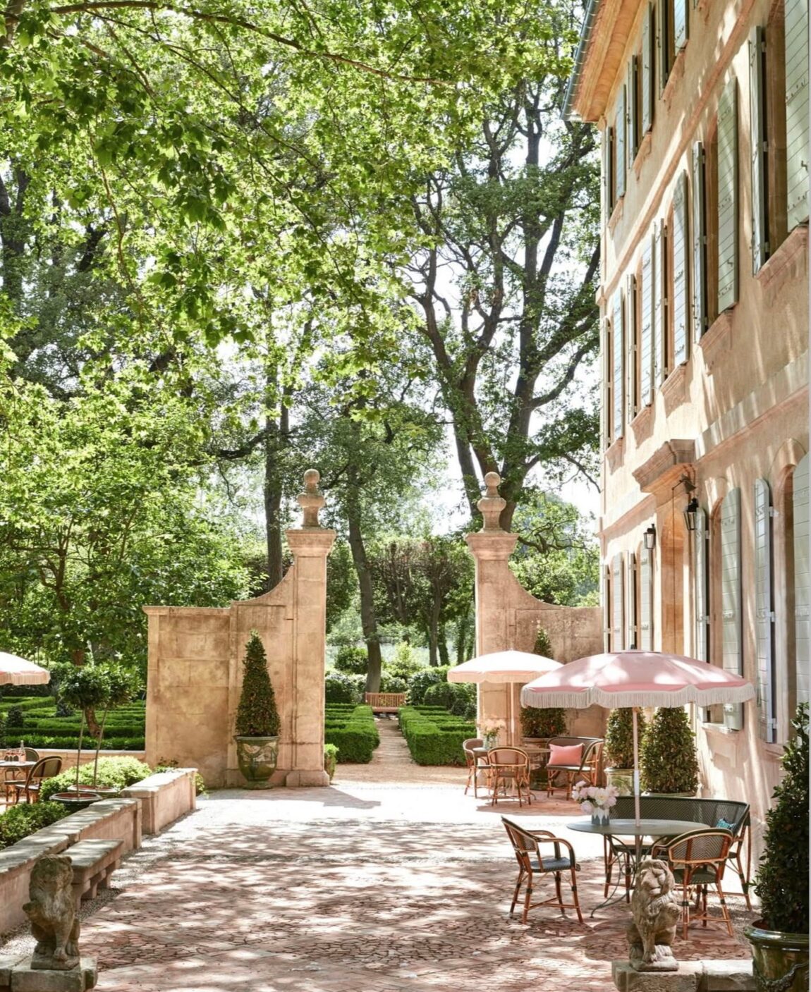 10 lieux de mariage confidentiels en Provence - Blog Mariage Madame C 10 lieux de mariage confidentiels en Provence © Domaine de Chalamon