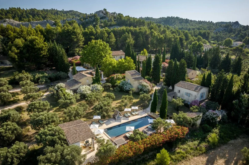10 lieux de mariage confidentiels en Provence © Les Petits Maisons - Hameau des Baux