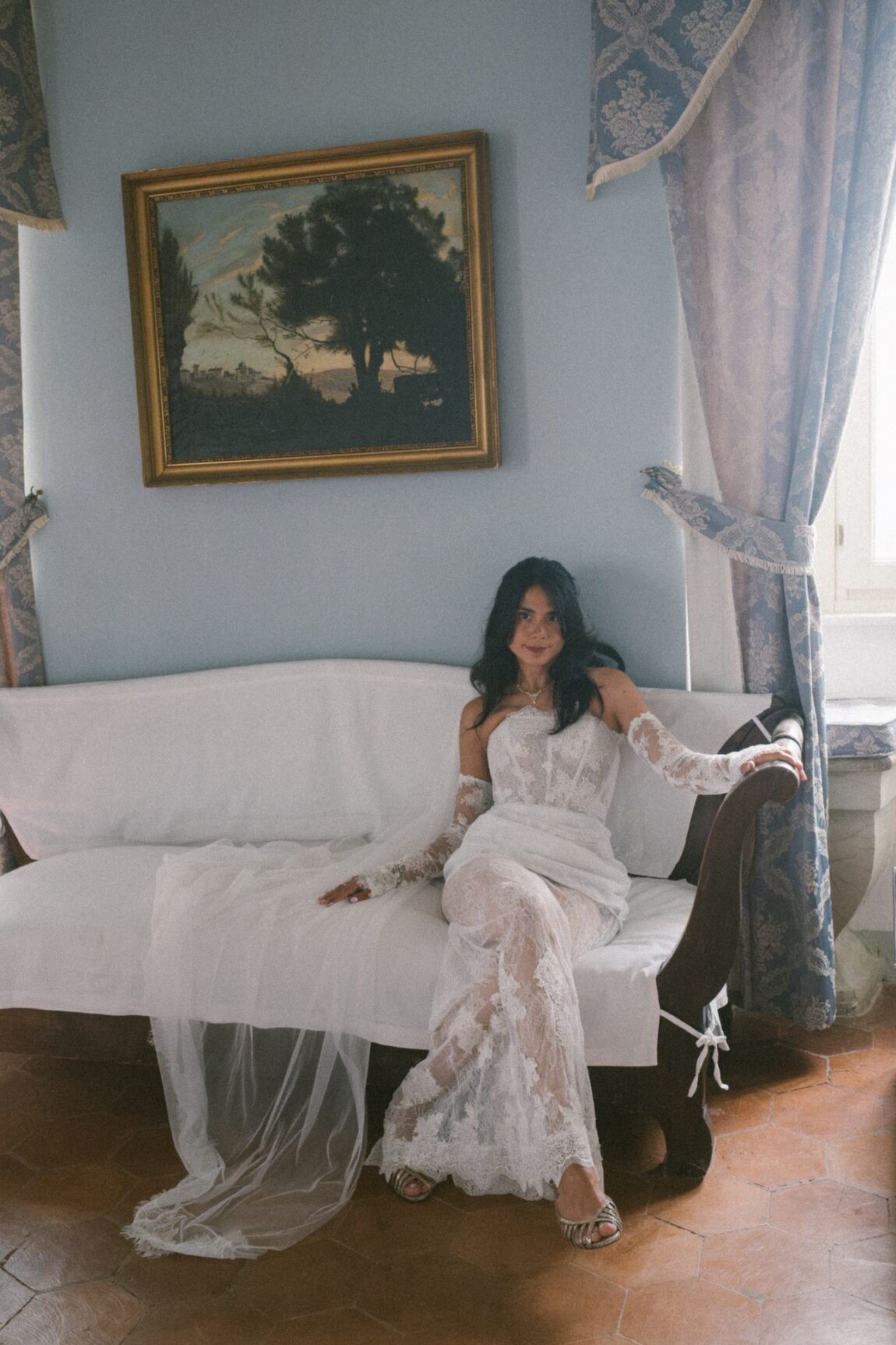Amélia Peyron, créatrice de robes de mariée sur mesure à Paris - Blog Mariage Madame C Amélia Peyron, créatrice de robes de mariée sur mesure à Paris © Marie Malandrin