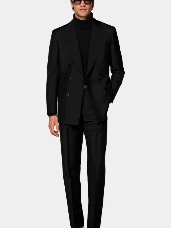 Quelle tenue porter à un mariage ? Notre sélection par couleur pour les invitées - Blog Mariage Madame C Costume noir Milano coupe Tailored Suitsupply