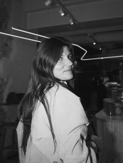 Marelles Weddings, Lisa